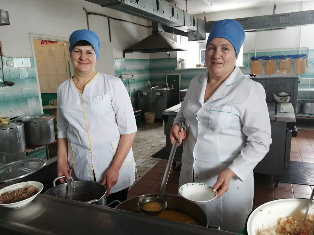 Наши повара: Татьяна Александровна и Светлана Ивановна
